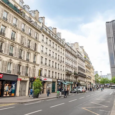 Montparnasse & & Downtown Paris